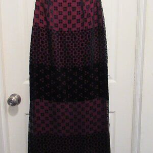 Long Vintage Skirt, Black Burnout Velvet over Red Lining, Size 5 EUC Pencil